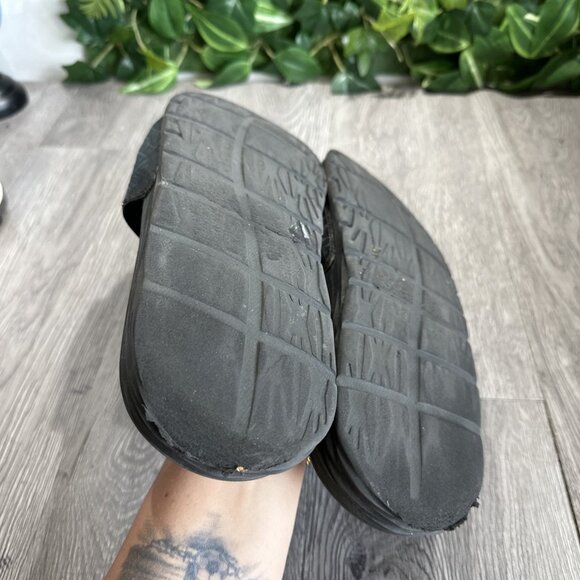 Nike Benassi Solarsoft Sandals Slides Size 10 Black Slippers On 705474-091